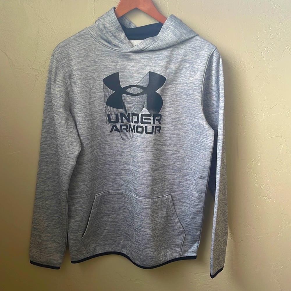 Boys Youth YMD/XLGrey Under Armor Hooded Sweatshirt like new
